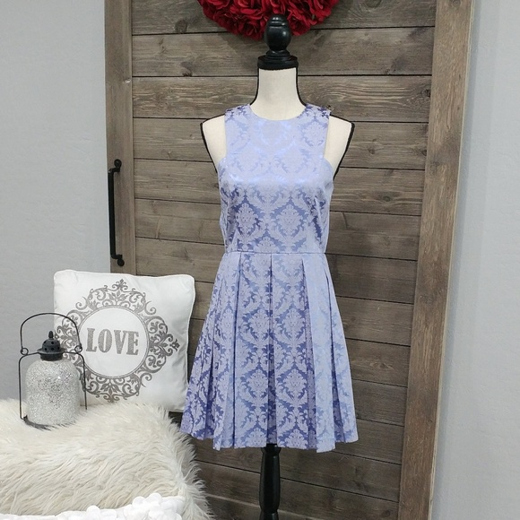 Gianni Bini Dresses & Skirts - Gianni Bini Brocade Swing Dress